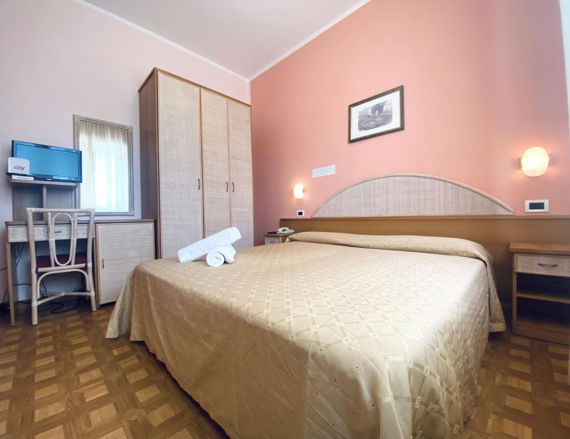 Hotel Villa Grazia 切塞纳蒂科 外观 照片