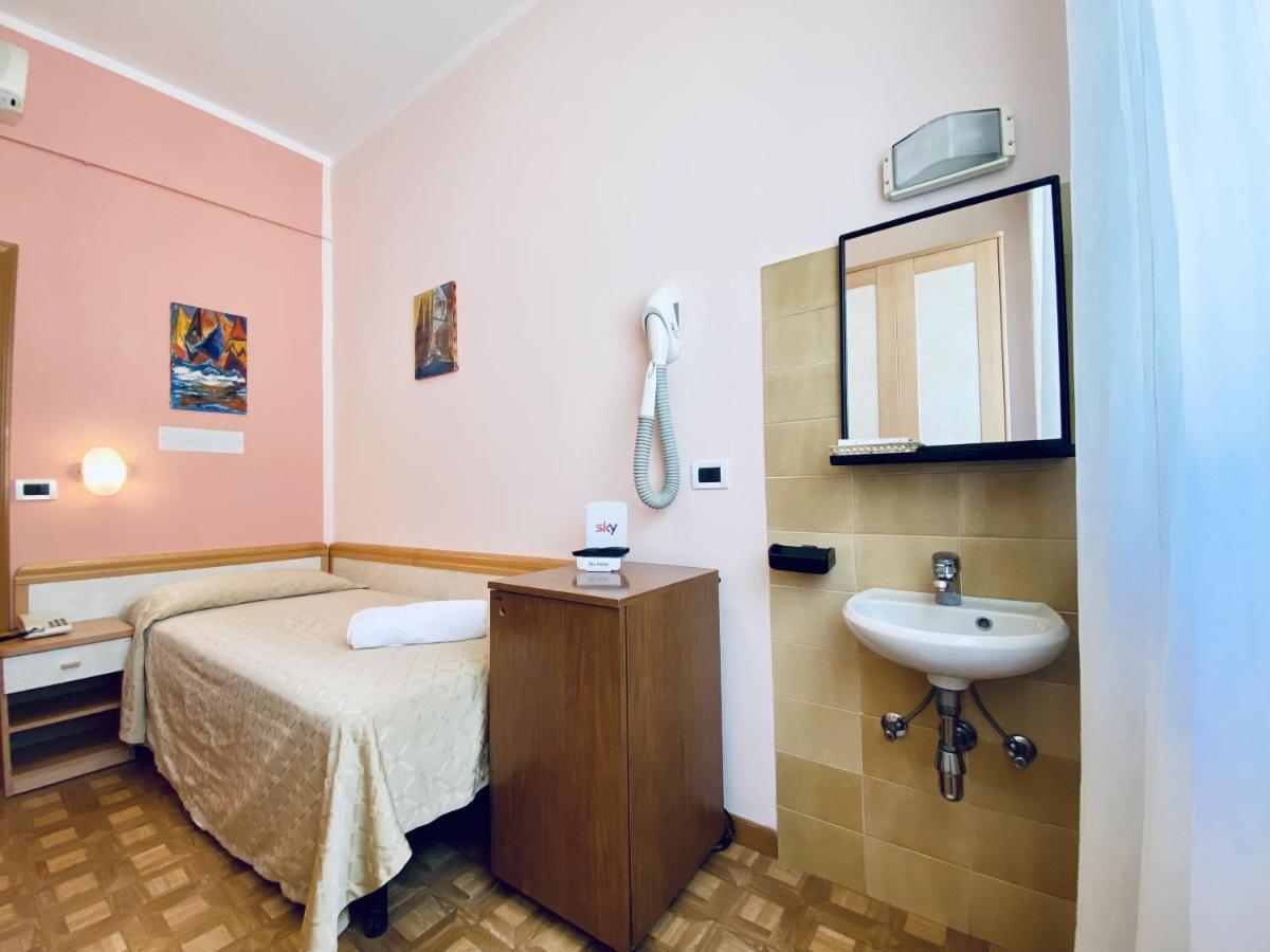Hotel Villa Grazia 切塞纳蒂科 外观 照片