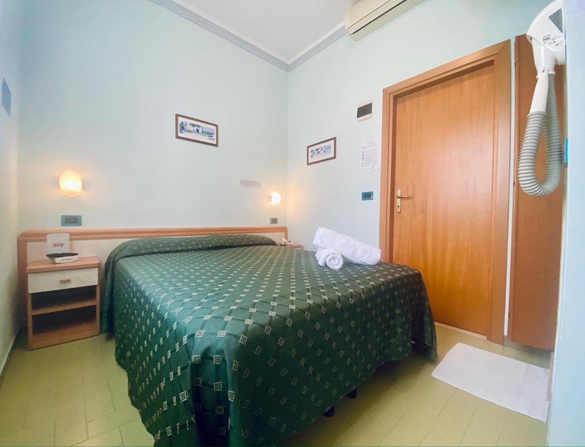 Hotel Villa Grazia 切塞纳蒂科 外观 照片