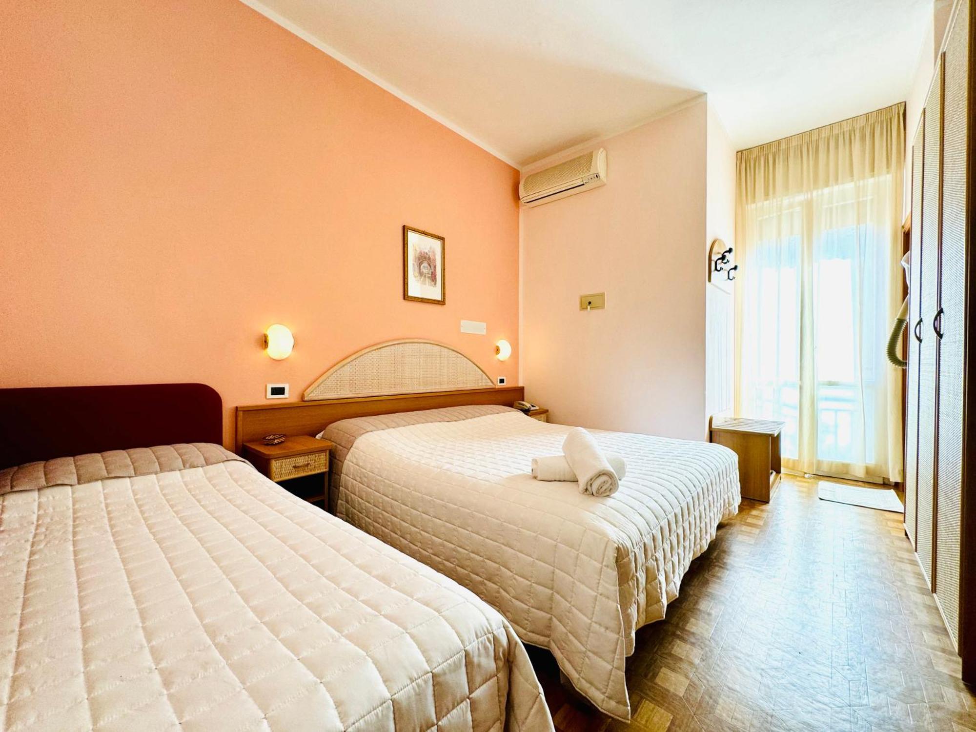 Hotel Villa Grazia 切塞纳蒂科 外观 照片