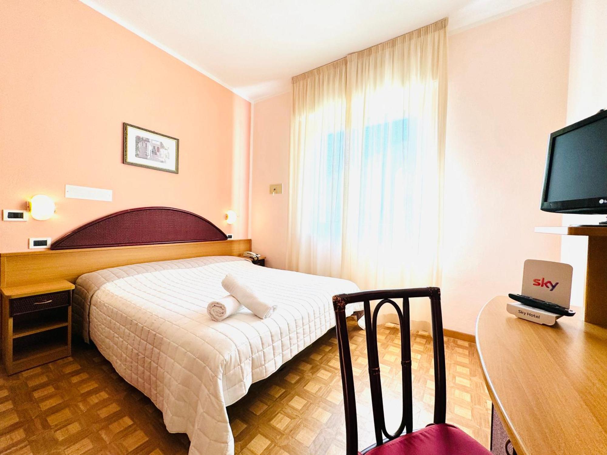 Hotel Villa Grazia 切塞纳蒂科 外观 照片