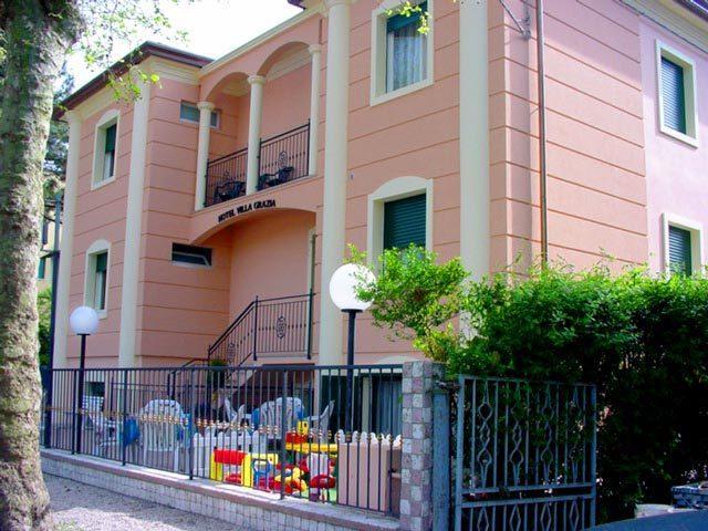 Hotel Villa Grazia 切塞纳蒂科 外观 照片