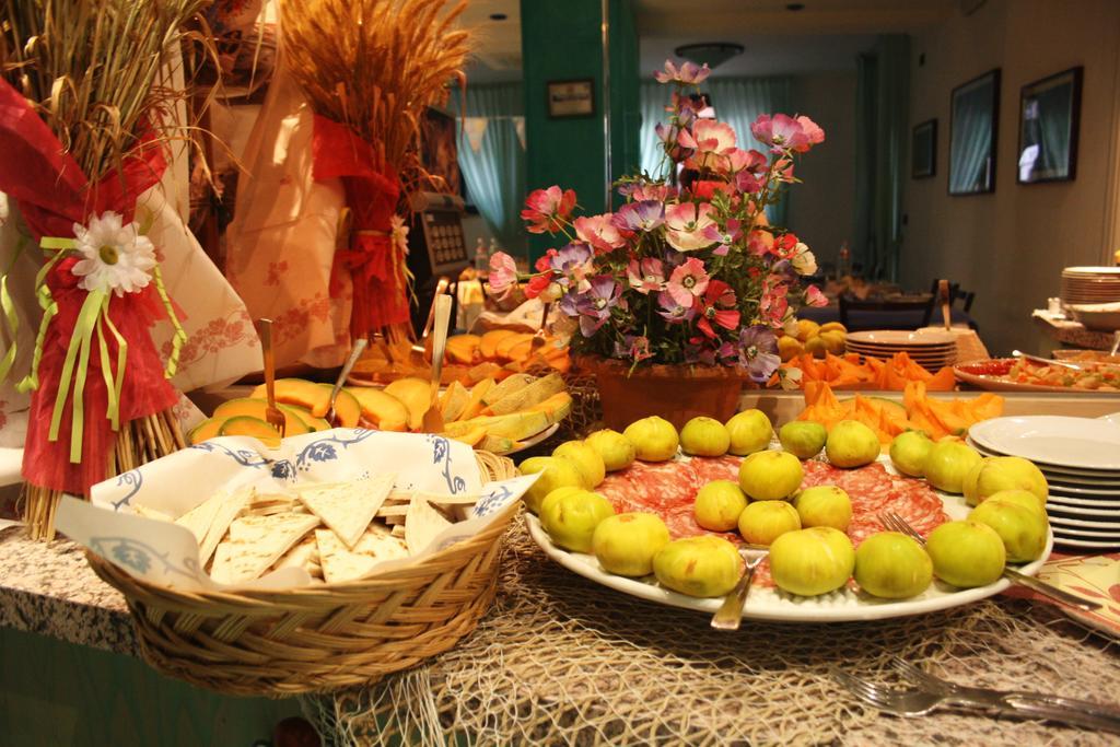 Hotel Villa Grazia 切塞纳蒂科 外观 照片